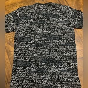 Calvin Klein trendy tshirt size large